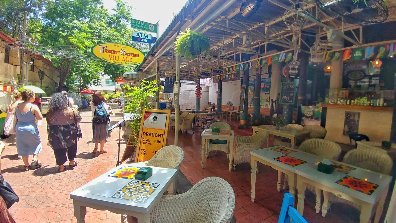 Four Sons Village Bangkok Ngoại thất bức ảnh